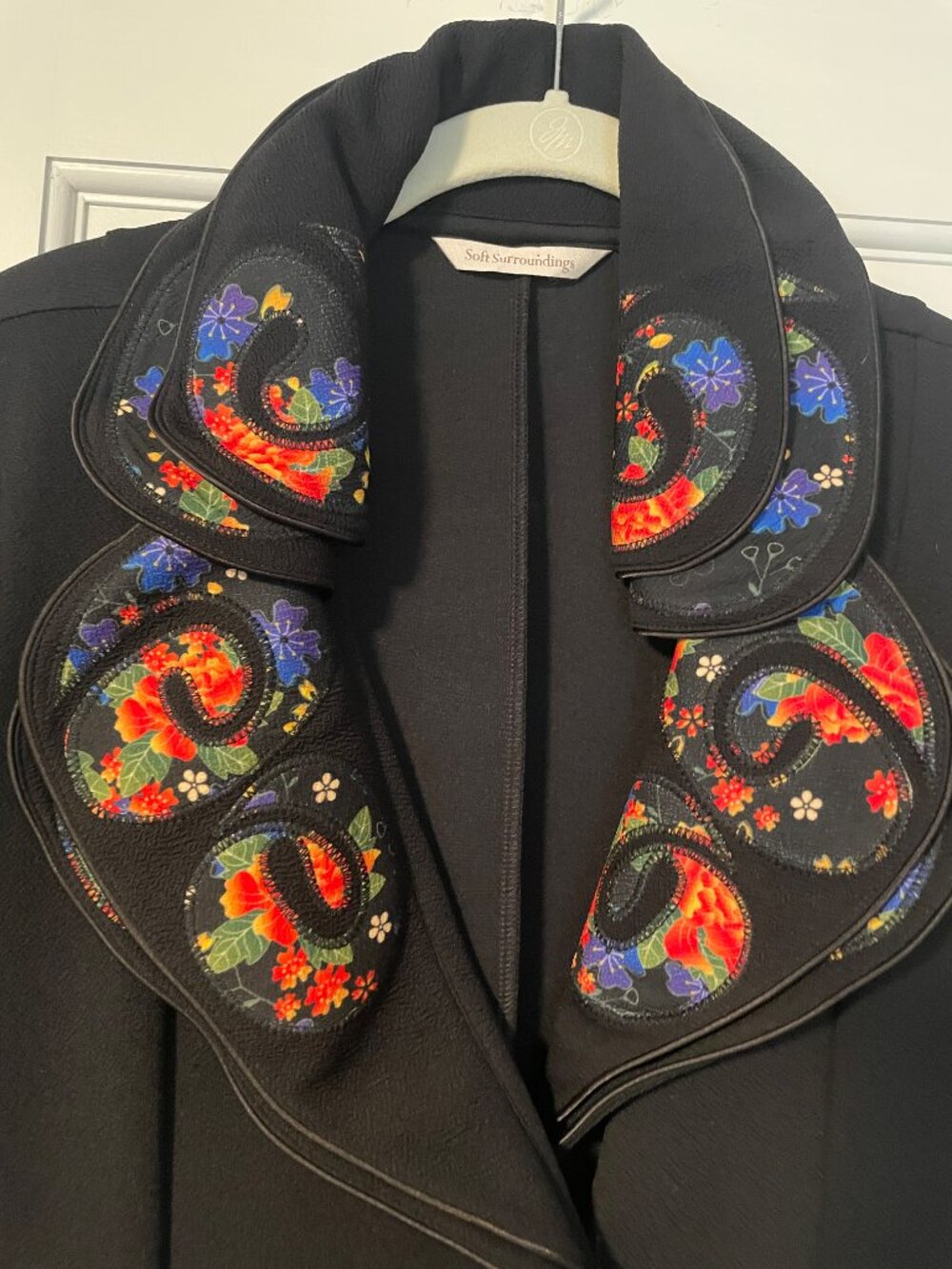 Soft Surroundings La Parisian Black Embroidered Blazer Art to Wear Collar M - Picture 11 of 11